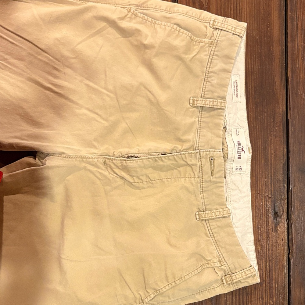 Hollister Light Tan Shorts - Picture 2 of 5